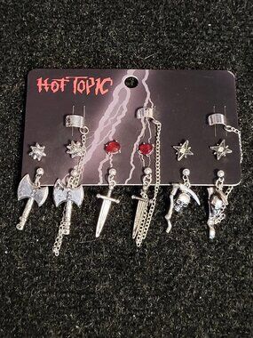 *NEW* HOT TOPIC Silver Weapons/Skulls/Stars/Cuff Earrings Set